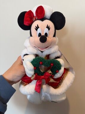 NWT Vintage Disney Minnie Mouse Plush 2006 Harborside Christmas Tokyo Disney Sea